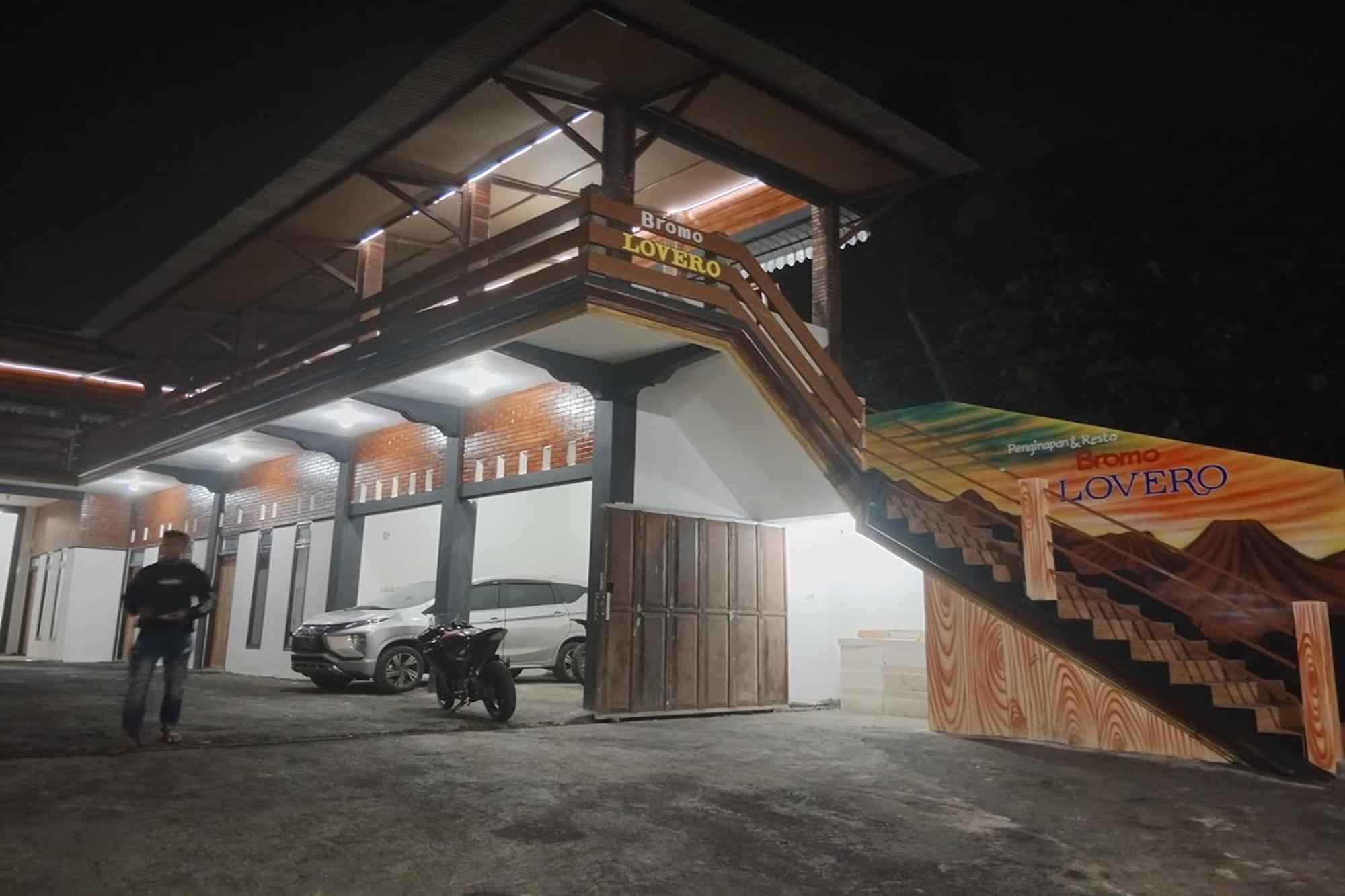 Penginapan Bromo Lovero Hotel Lambangkuning Exterior photo